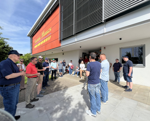Begrüßung vor der Feuerwache